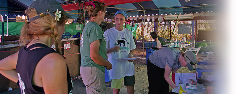 Kinship Circle team, disaster shelter (c) Kinship Circle